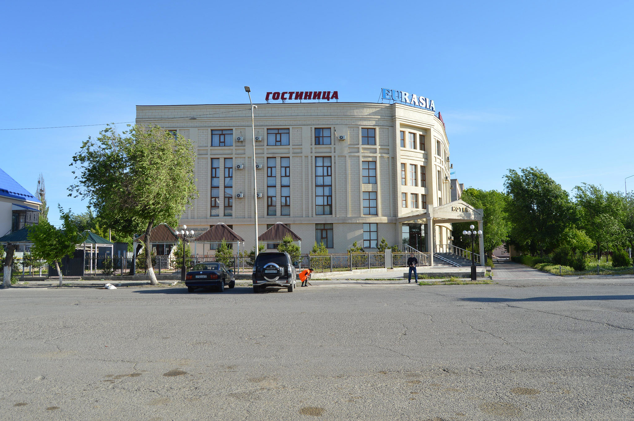 Turkistan (Түркістан, Туркестан)